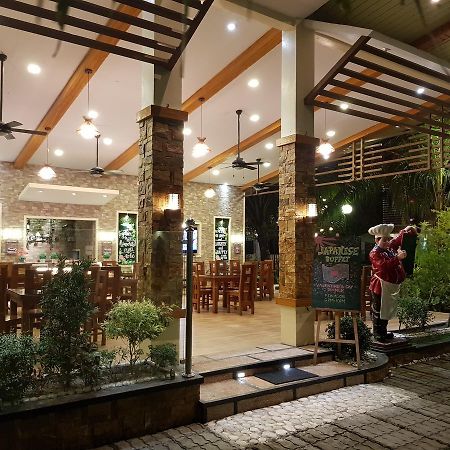 Eduardo'S Resort Calapan Exterior foto
